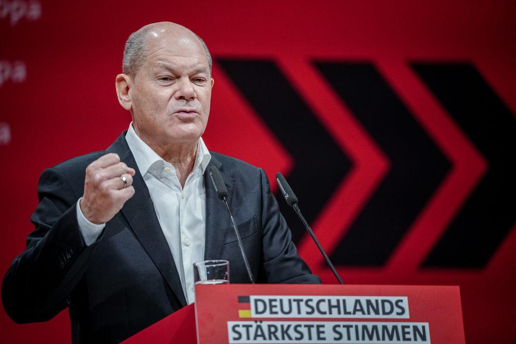 28.01.2024, Berlin: Bundeskanzler Olaf Scholz (SPD) spricht bei der Europadelegiertenkonferenz der SPD. Die SPD bereitet sich auf einer Delegiertenkonferenz auf die Europawahl am 9. Juni vor. Die rund 150 Delegierten wollen über ihr Wahlprogramm mit dem Titel «Gemeinsam für ein starkes Europa» abstimmen. Foto: Kay Nietfeld/dpa +++ dpa-Bildfunk +++