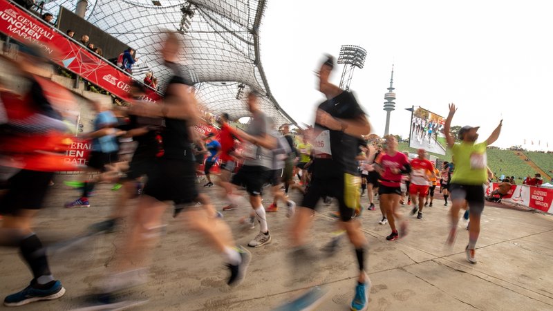 Start des München Marathons | Bild: dpa/picture-alliance Start des München Marathons