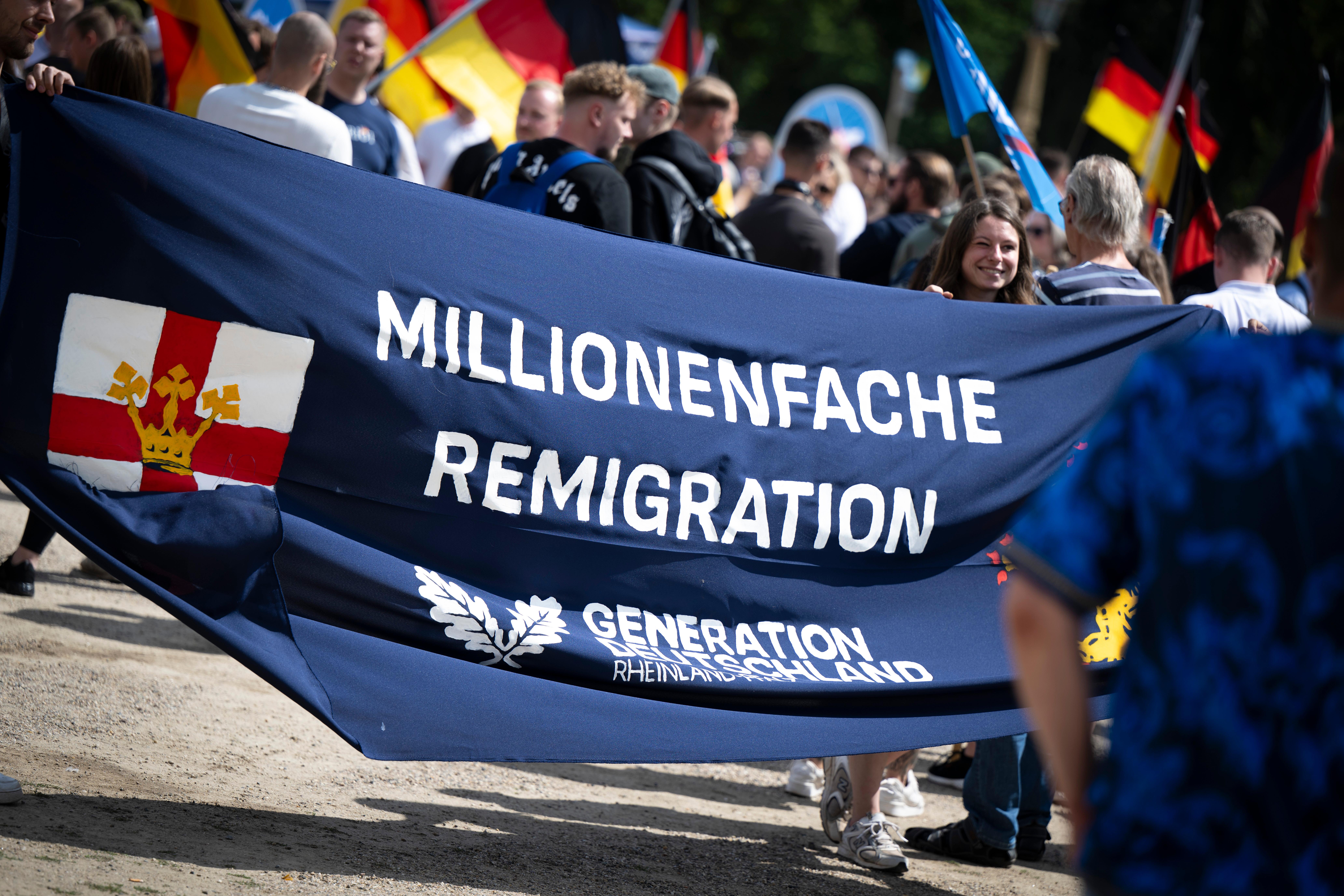 AfD und Remigration: "Weit mehr als eine Abschiebeoffensive"
