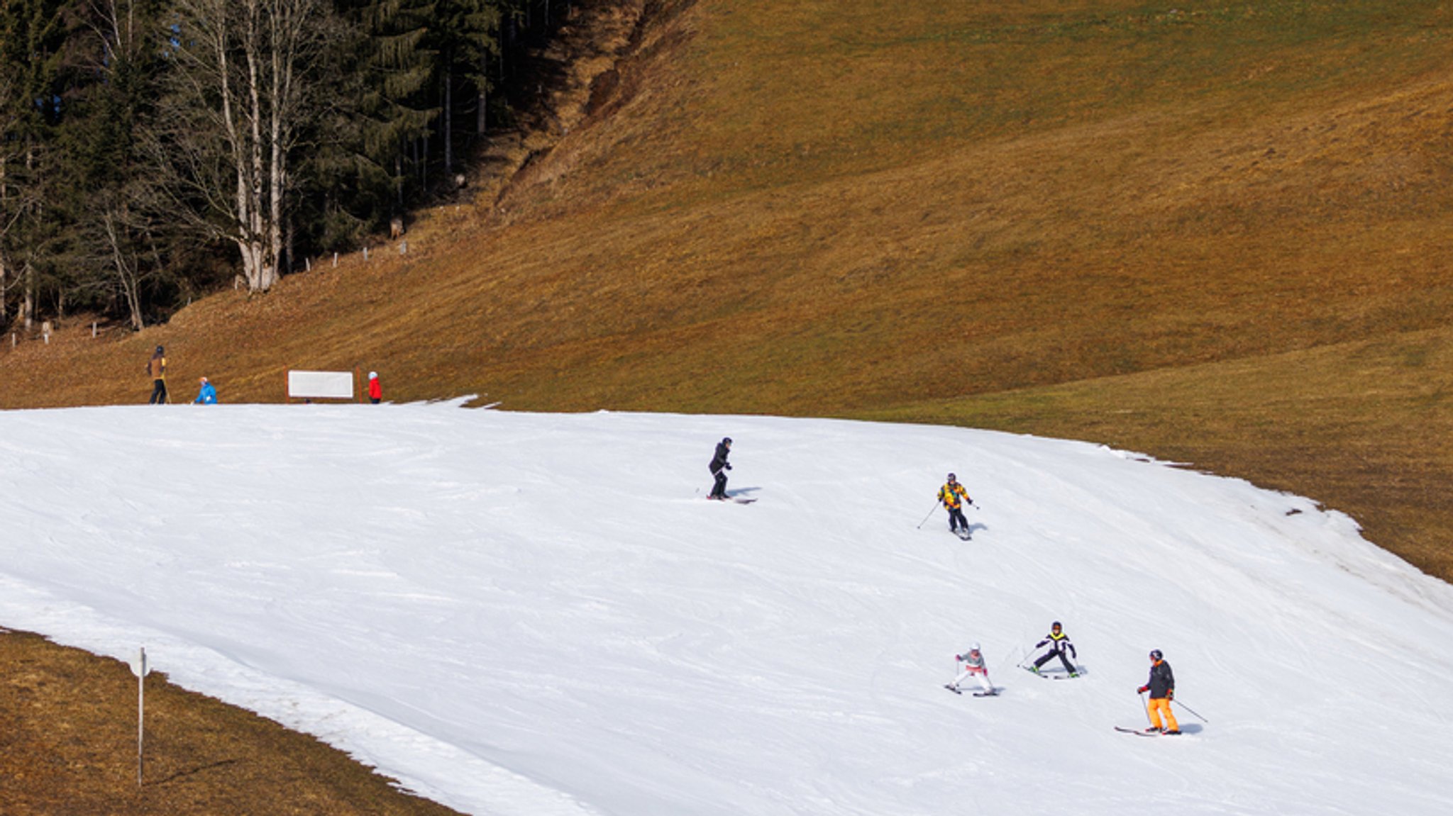 Skipiste bei Schneemangel