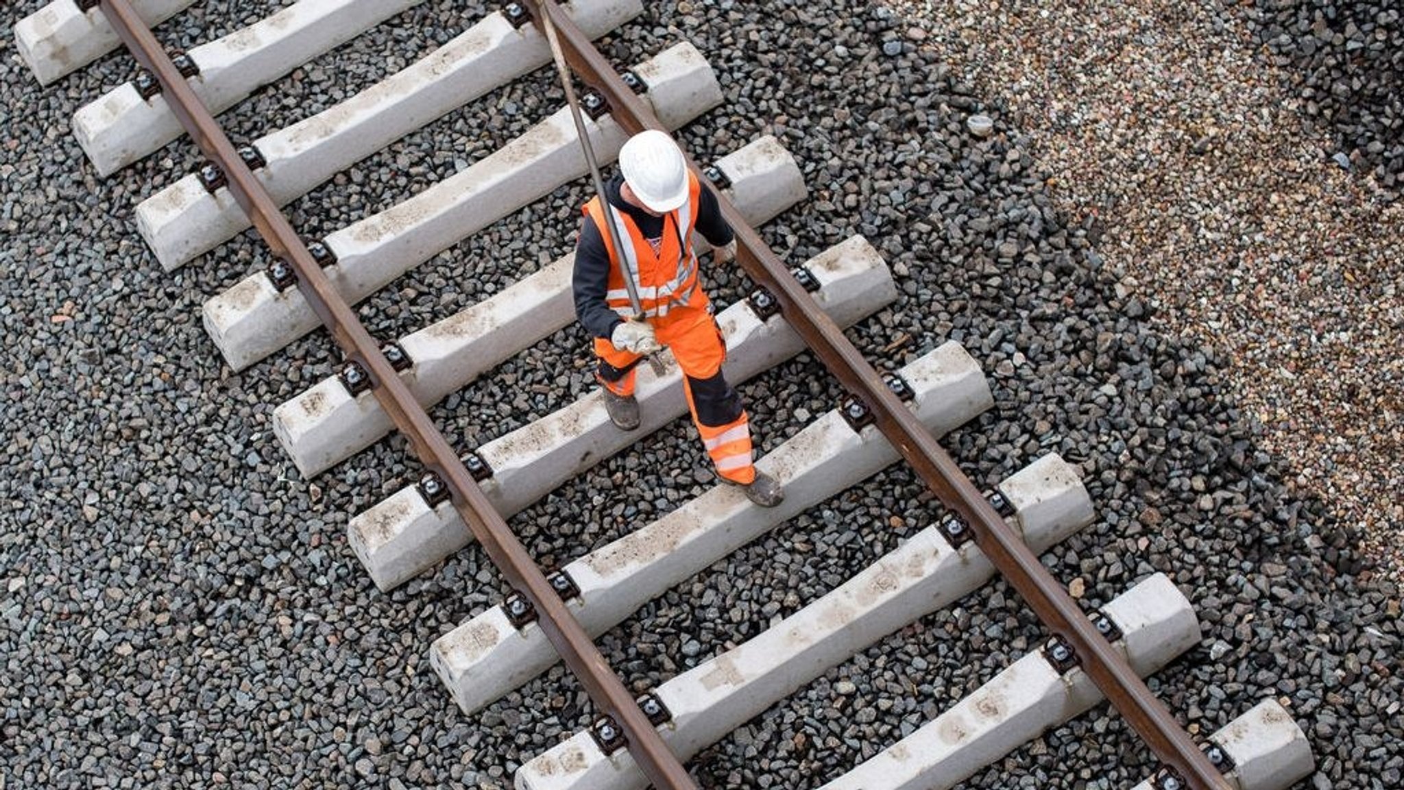 Tödlicher Bahnunfall: ICE erfasst Streckenarbeiter bei Kitzingen