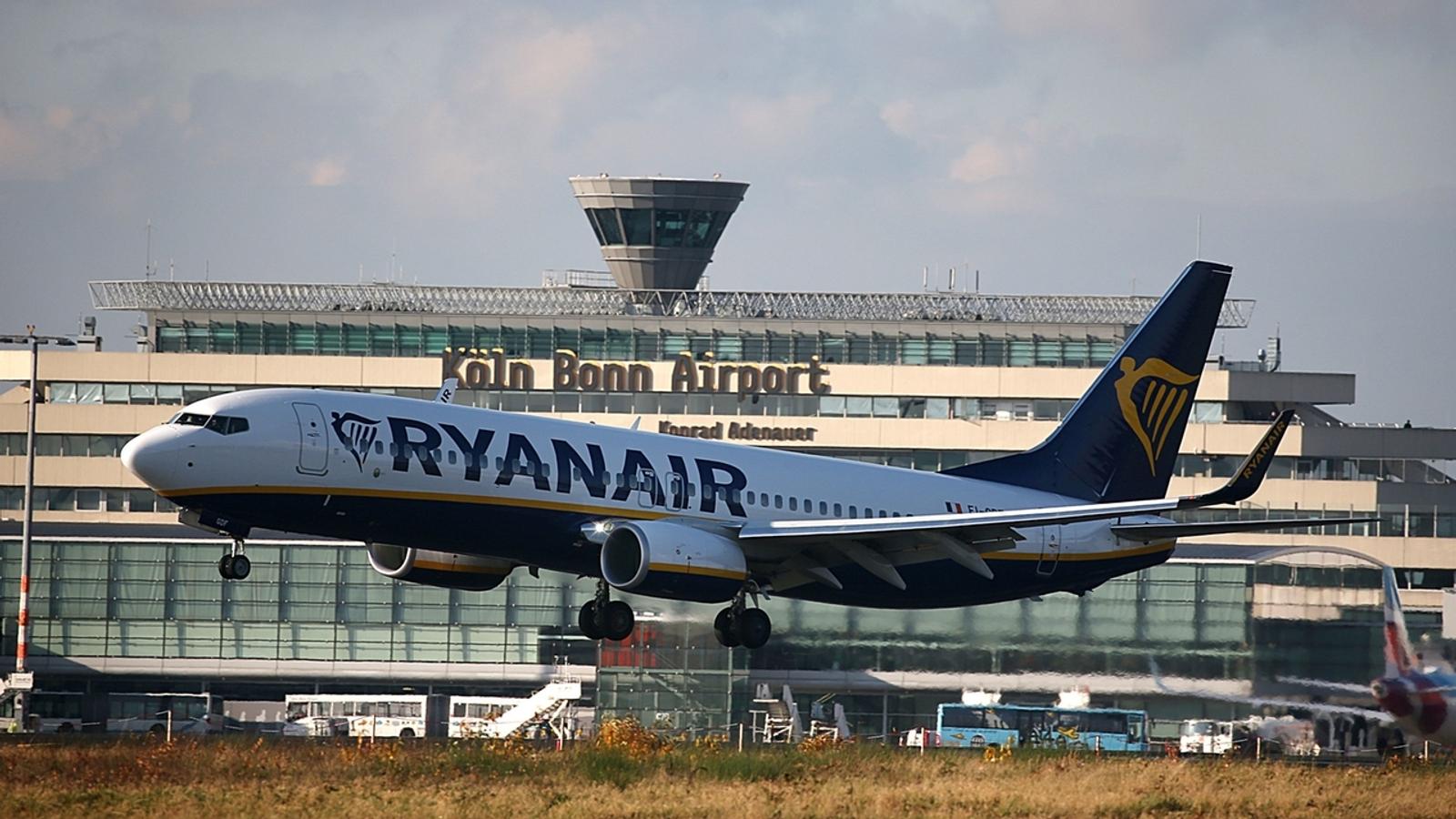 Ryanair sagt für heute wegen Flugbegleiterstreiks 300 Flüge ab | BR24