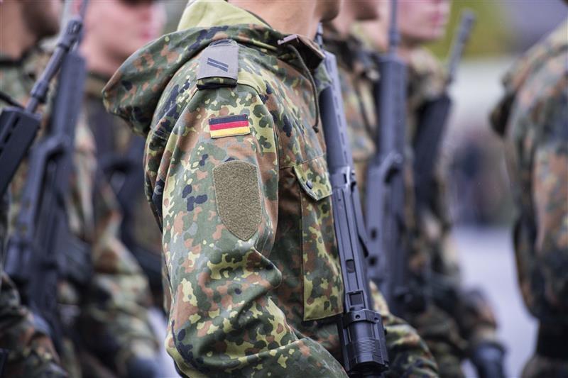 Reservistenverbandschef Patrick Sensburg fordert in einem Interview ein "Massen-Heer" mit rund einer Million Reservisten.