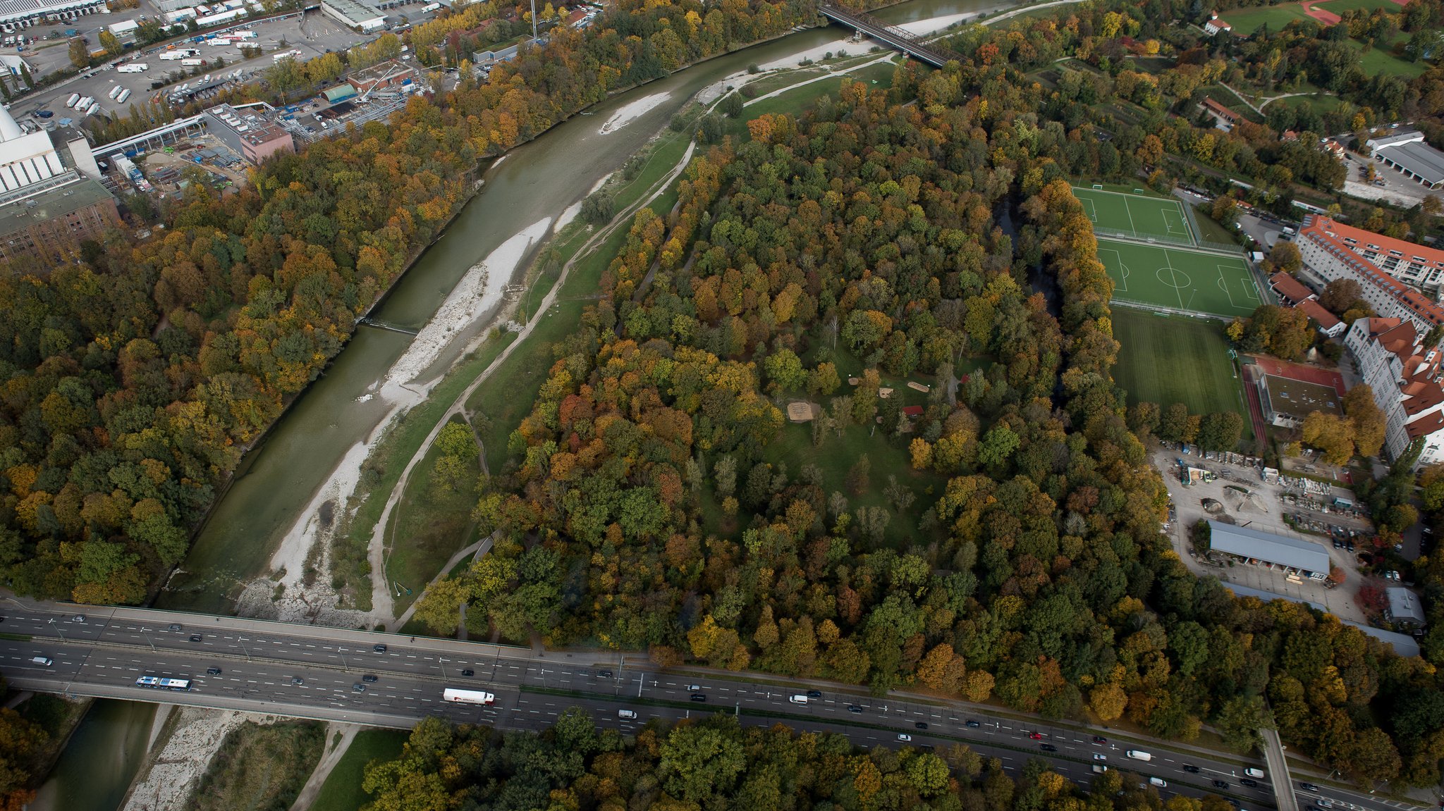 München: Brudermühlbrücke über die Isar | Bild: picture alliance / SZ Photo | Florian Peljak München: Brudermühlbrücke über die Isar