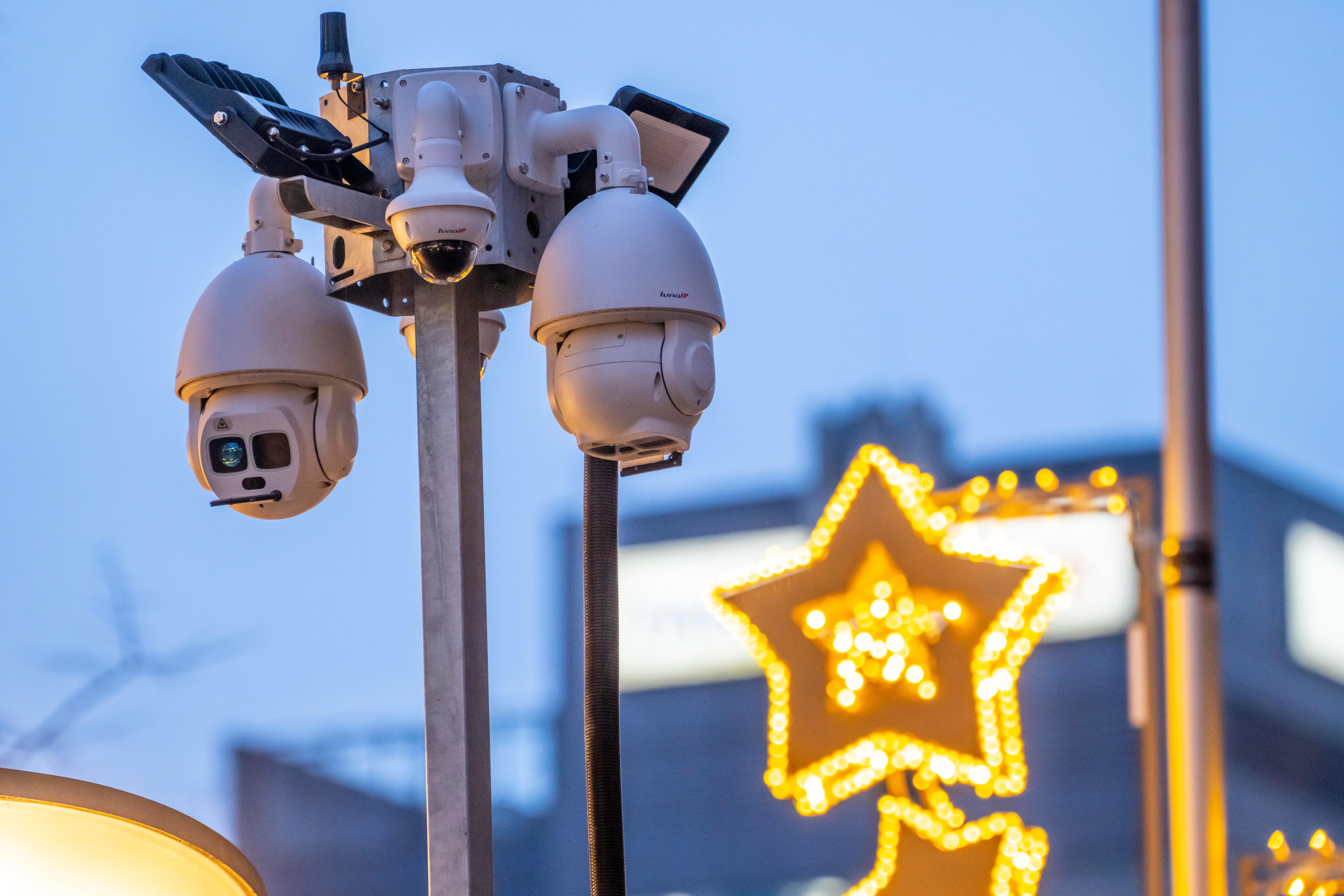 Videoüberwachung auf einem Weihnachtsmarkt