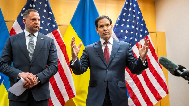 Selenskyjs Büroleiter Andrij Jermak und US-Außenminister Marco Rubio in Genf | Bild: picture alliance/KEYSTONE | MARTIAL TREZZINI Selenskyjs Büroleiter Andrij Jermak und US-Außenminister Marco Rubio in Genf