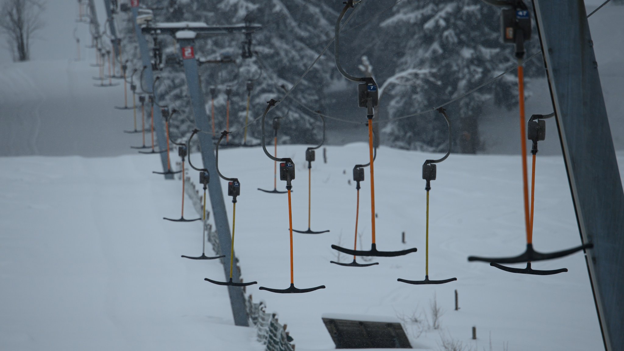 Was in Bayern verboten ist, ist in Baden-Württemberg möglich: Skilift-Betrieb mit Schleppliften.