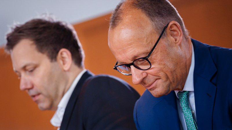 100 Tage ist die schwarz-rote Koalition nun bald im Amt. | Bild: picture alliance / photothek.de | Thomas Trutschel 100 Tage ist die schwarz-rote Koalition nun bald im Amt.