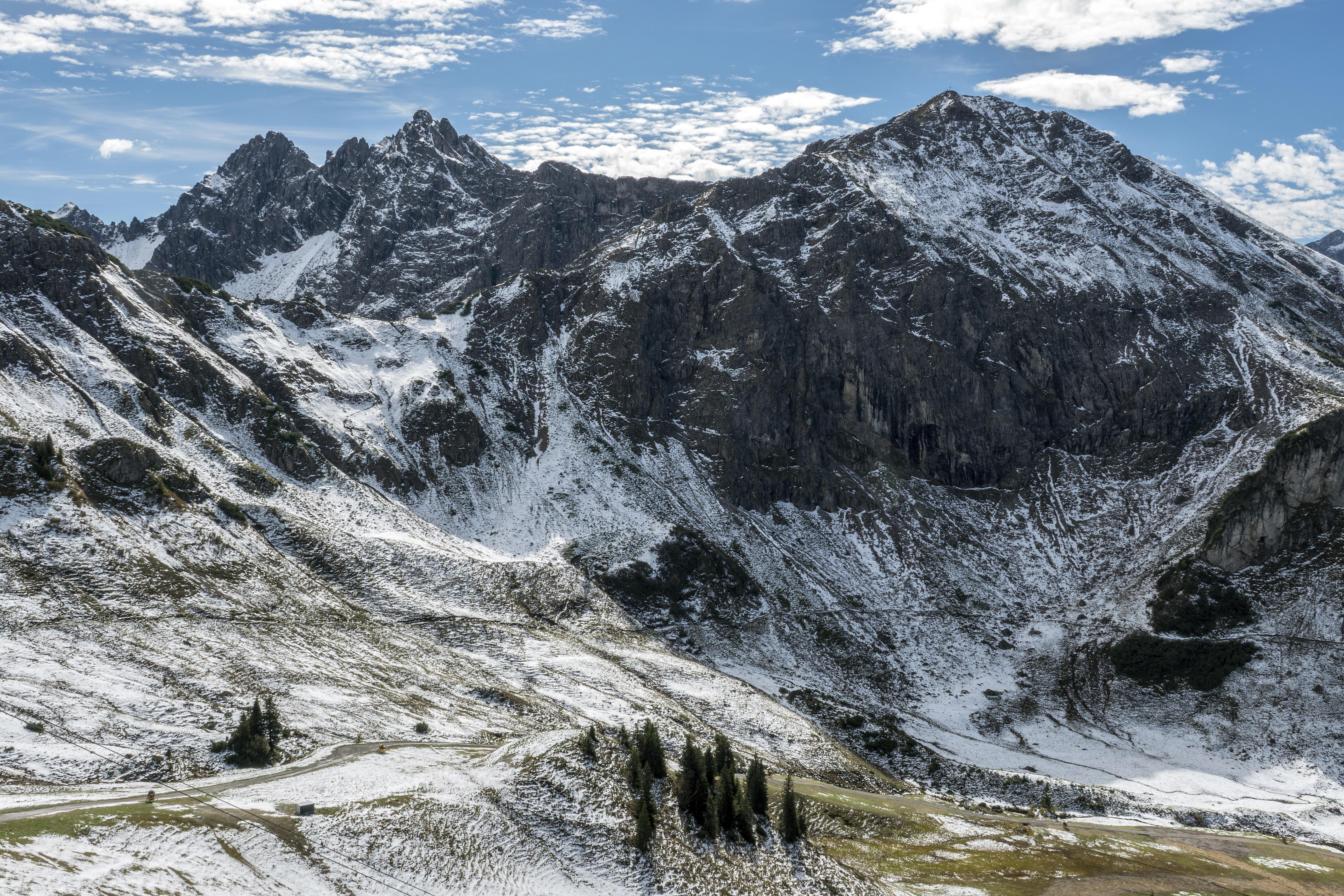 (Symbolbild) Ausblick von der Bergstation Kanzelwand auf Walser Hammerspitze, Kleinwalsertal, Vorarlberg, Allgäuer Alpen, Österreich.