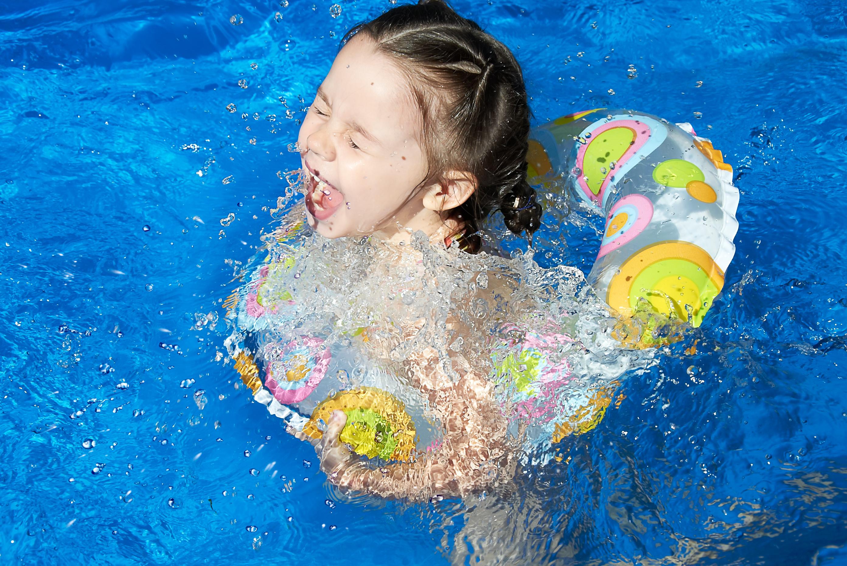 Schwimmbad Oder Badesee Diese Krankheitskeime Lauern Im Wasser Br24