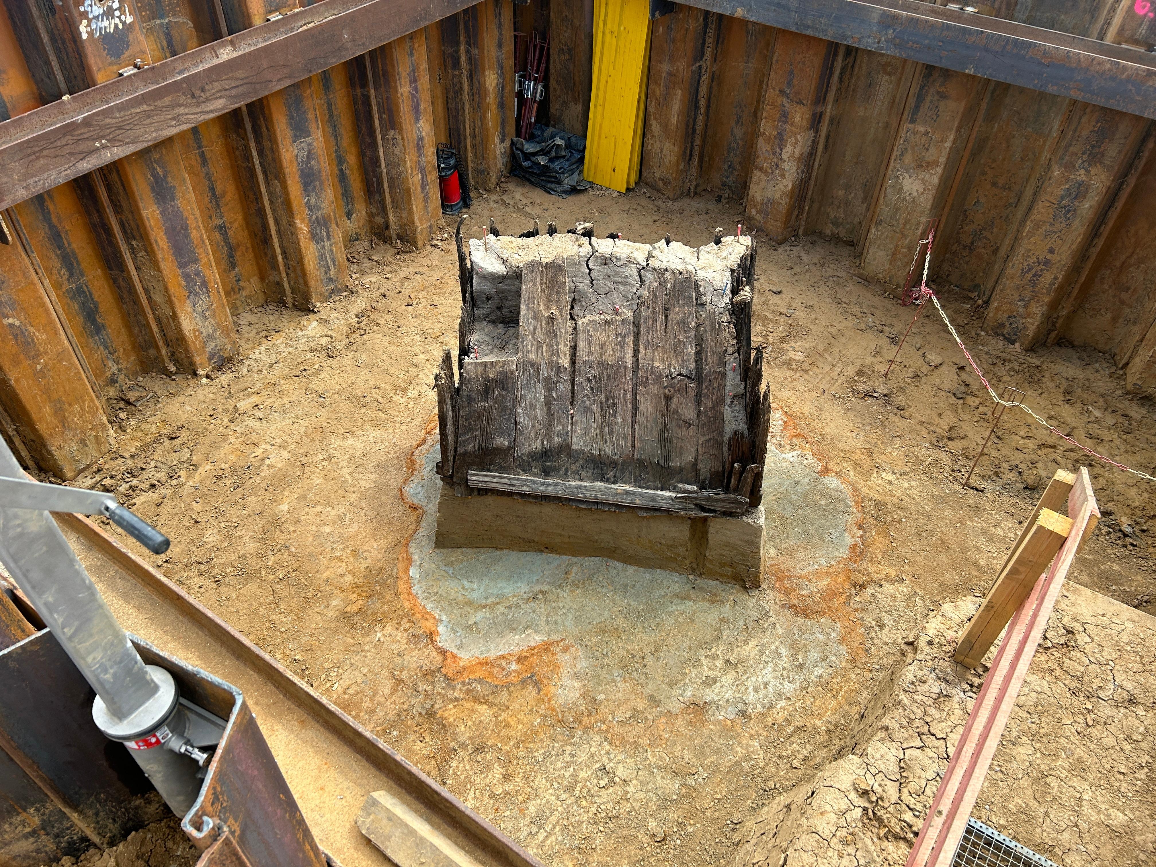 Der 2.000 Jahre alte Brunnen wurde bei Bauarbeiten zum Südostlink entdeckt.