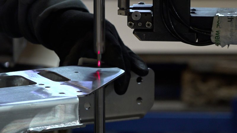 Blick auf eine Maschine. | Bild: BR Blick auf eine Maschine.