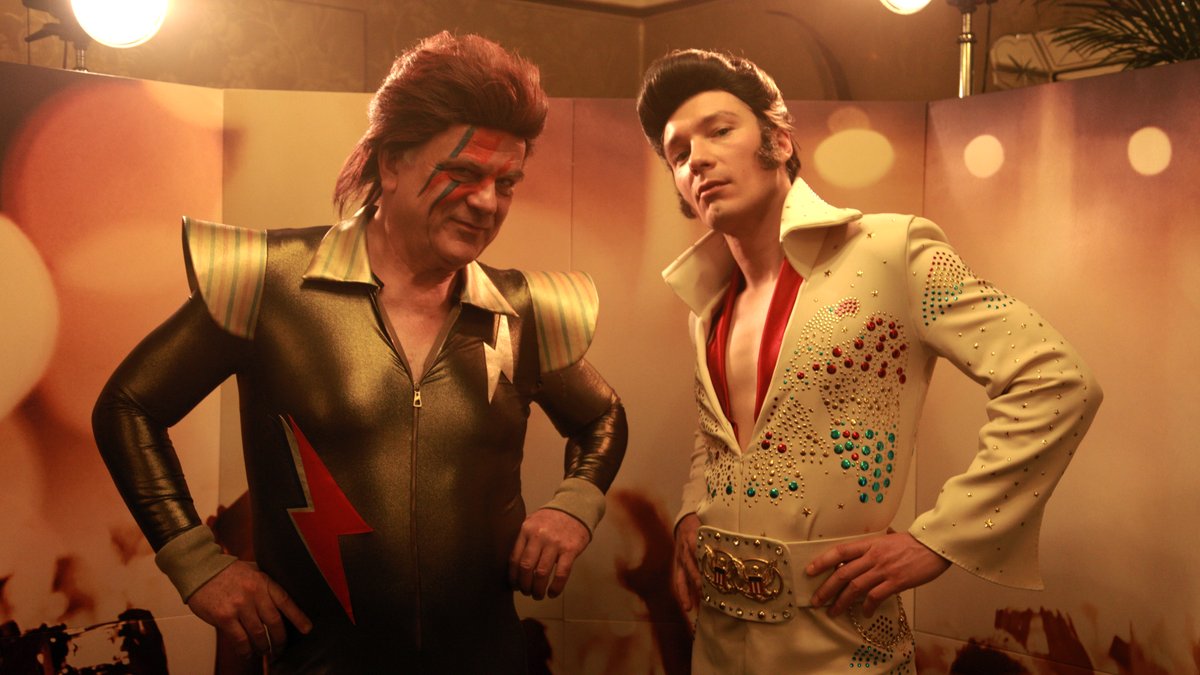 David Bowie und Elvis Presley in "ganz schlecht kopiert": Szene aus "Das schwarze Quadrat".