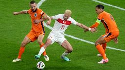 Spielszene Niederlande - Türkei | Bild:picture-alliance/dpa