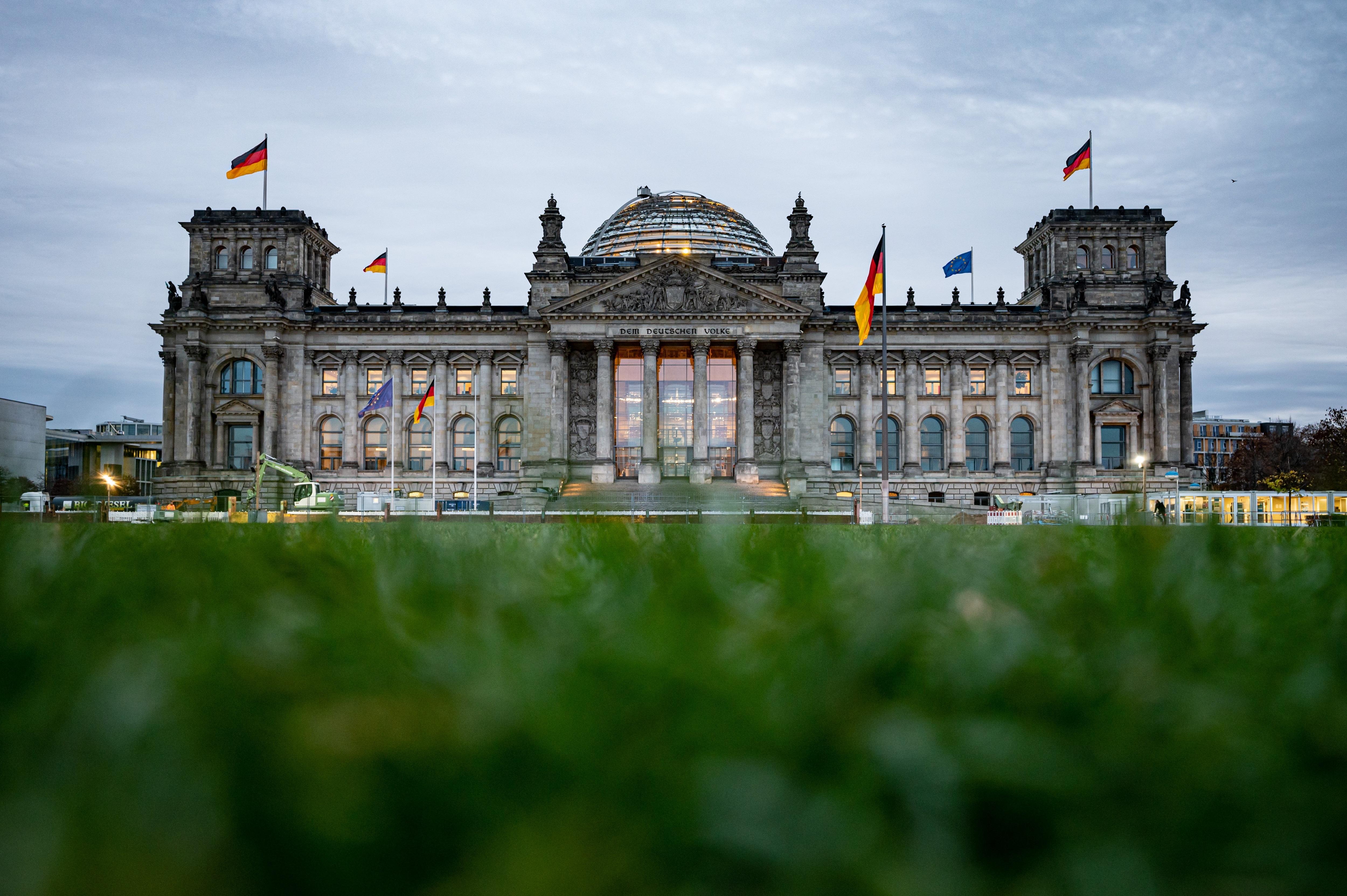 Staatsstreichplanung: Mehr Schutz Für Den Bundestag? | BR24