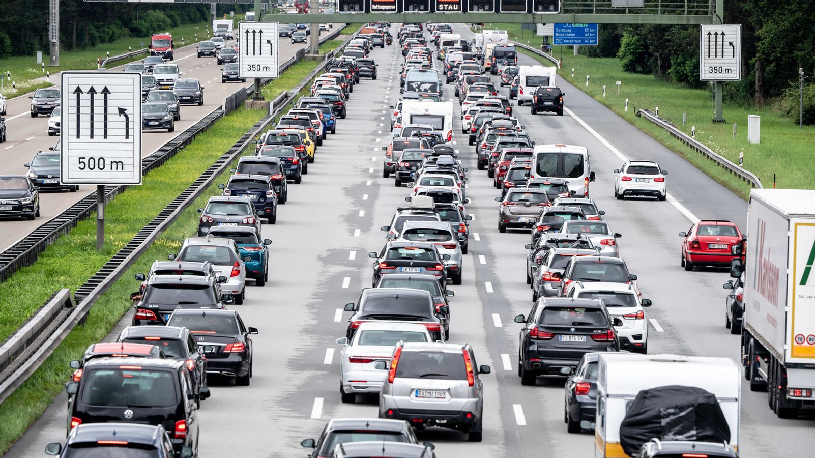 Staus auf bayerischen Straßen zum Pfingstwochenende | BR24