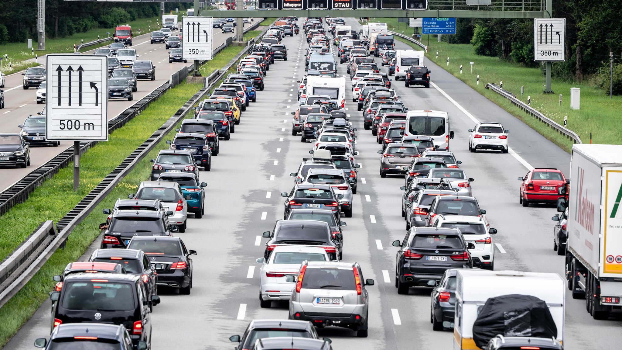 Staus auf bayerischen Straßen zum Pfingstwochenende