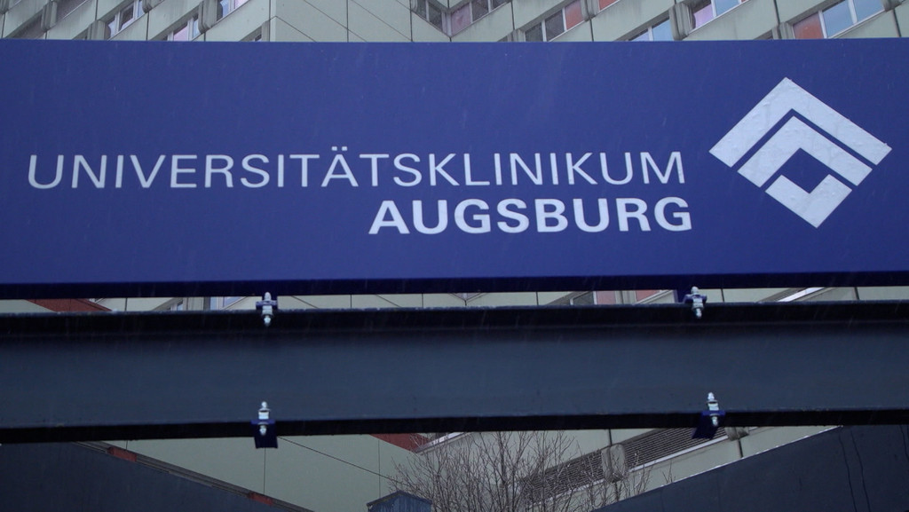 Schild am Eingang der Uniklinik. | Bild: BR Schild am Eingang der Uniklinik.
