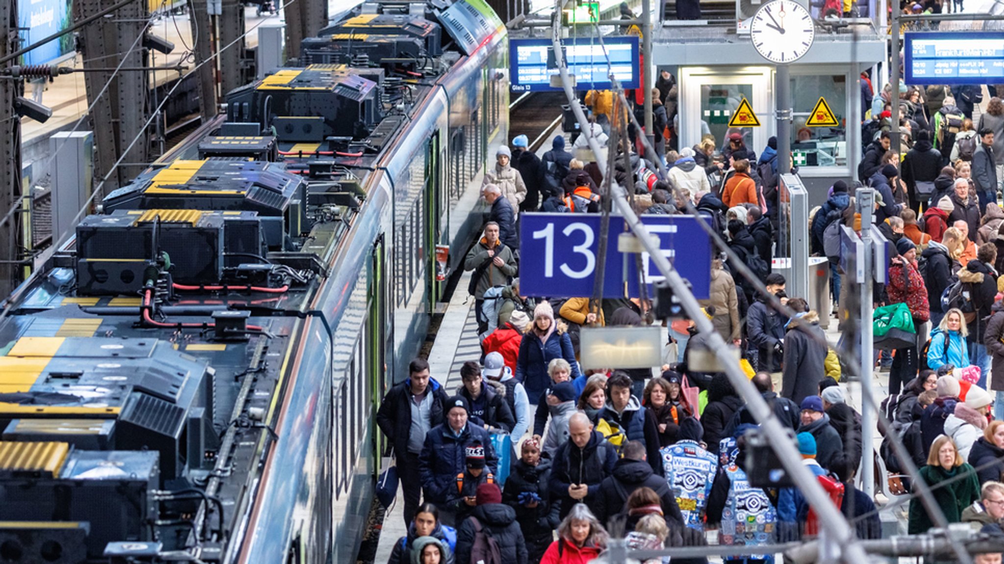 Situation am Hamburger Hauptbahnhof nach dem mehrtägigen Streik der Lokführergewerkschaft GDL