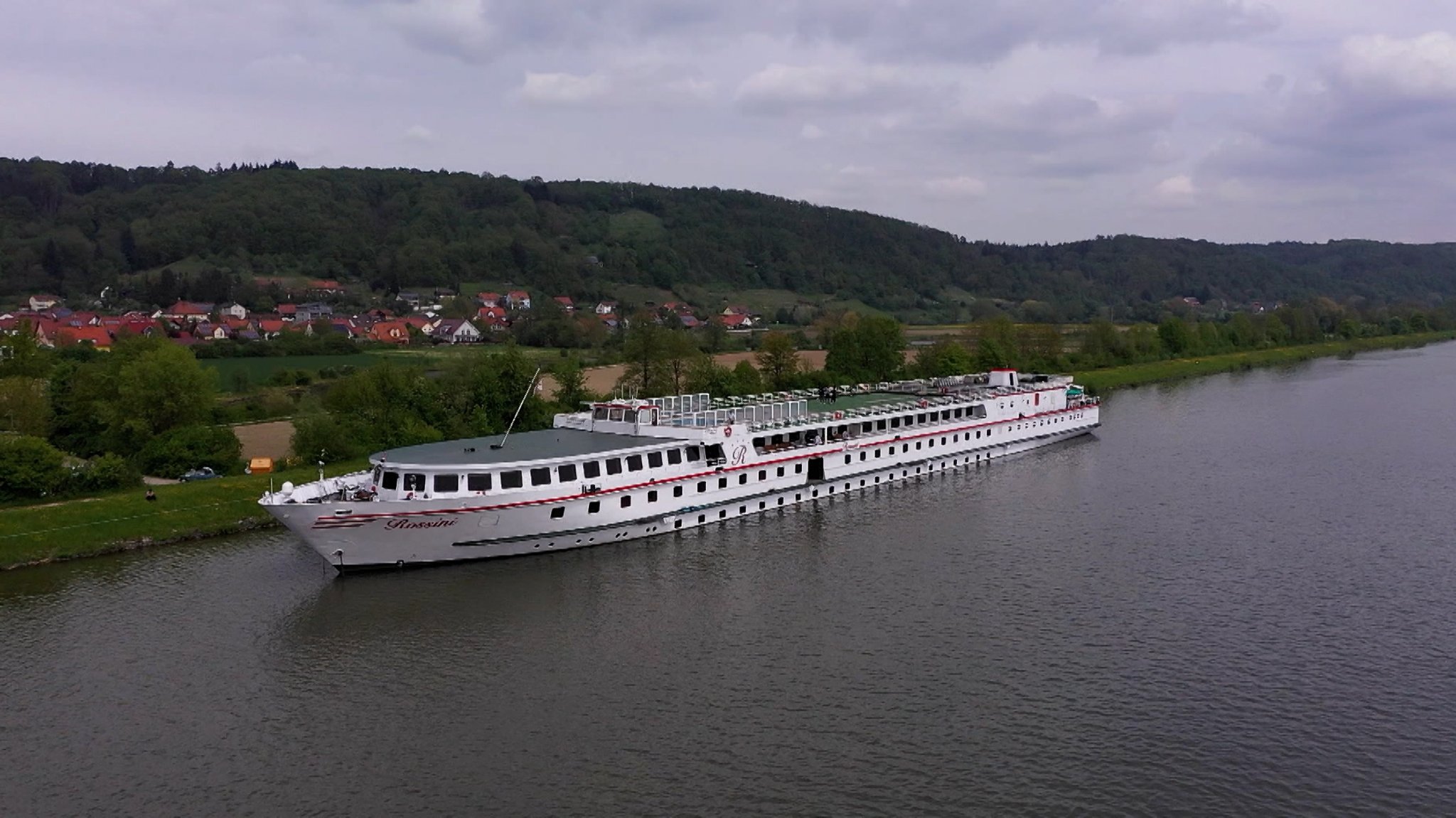 Hotelschiff MS Rossini: Notunterkunft für Geflüchtete schließt 
