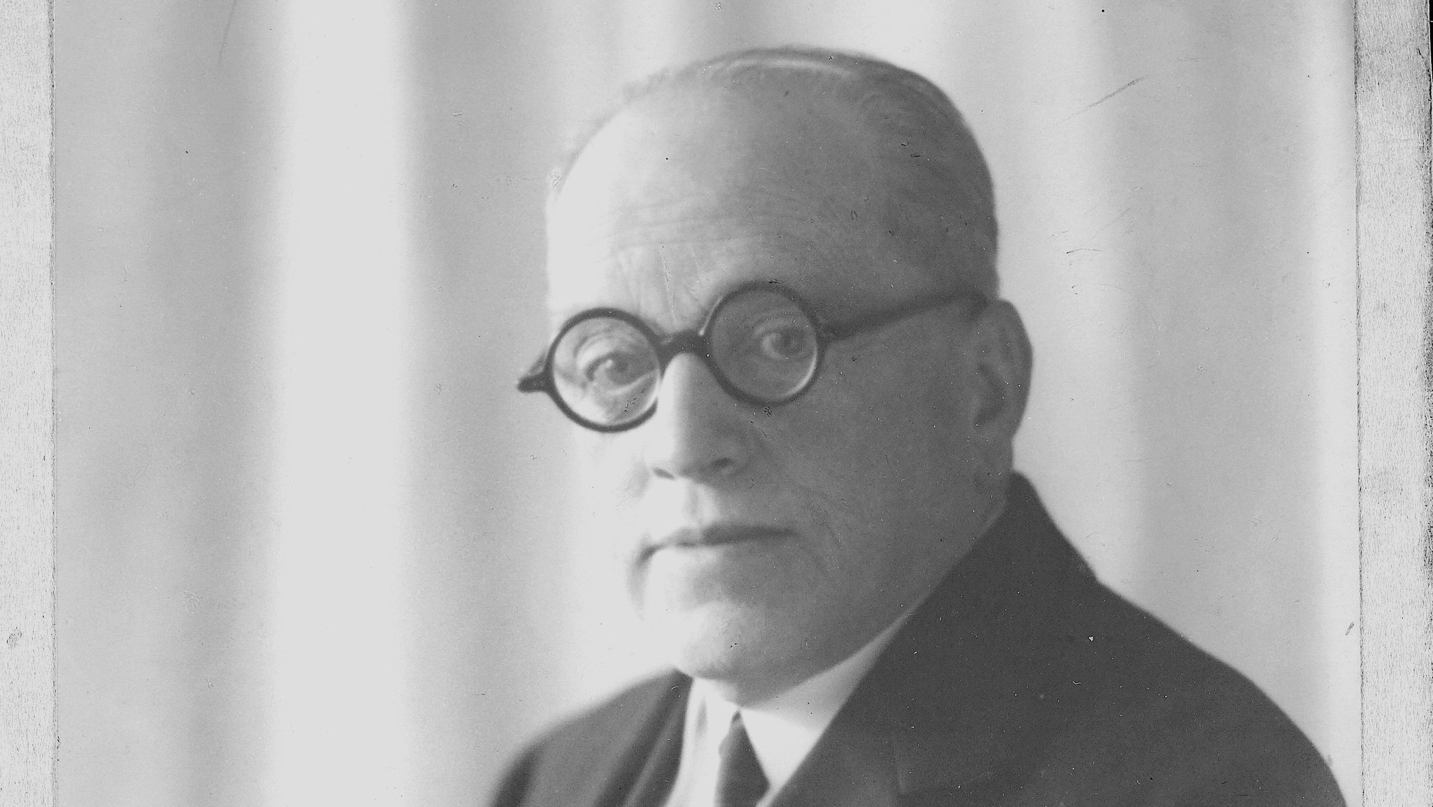 (Archivbild) Hugo Helbing / Kennkarte
