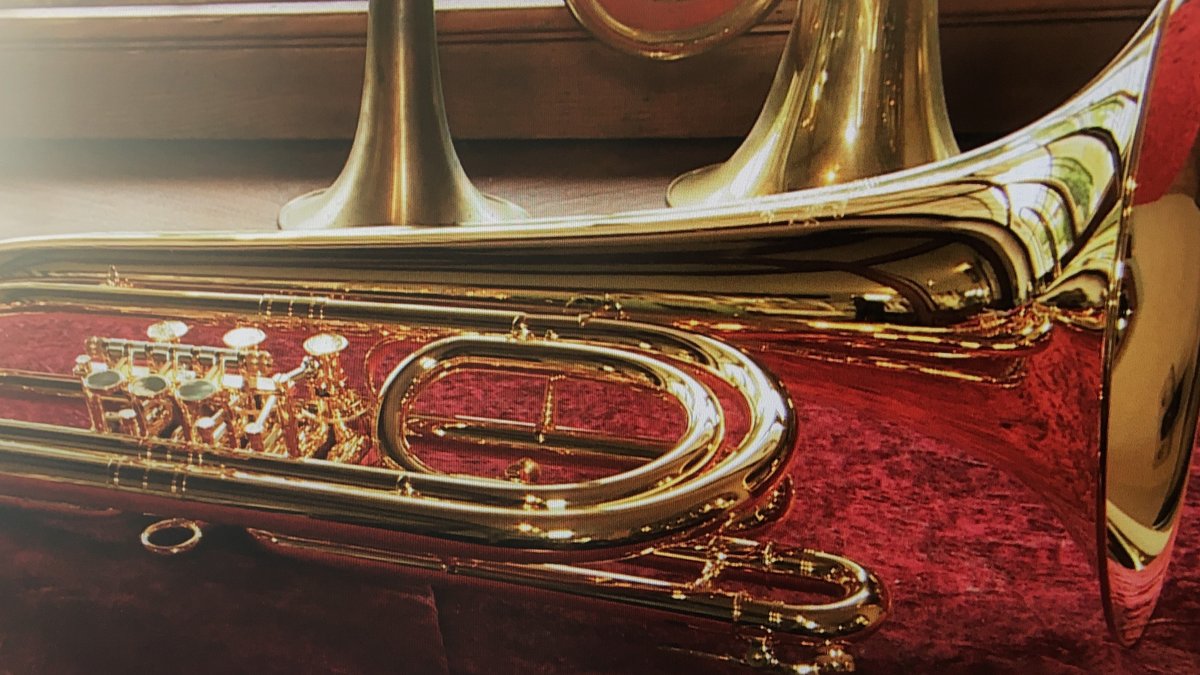 Eine vergoldete Basstrompete aus der Hand des Blechblasinstrumentenbau-Meisters Peter Baumann