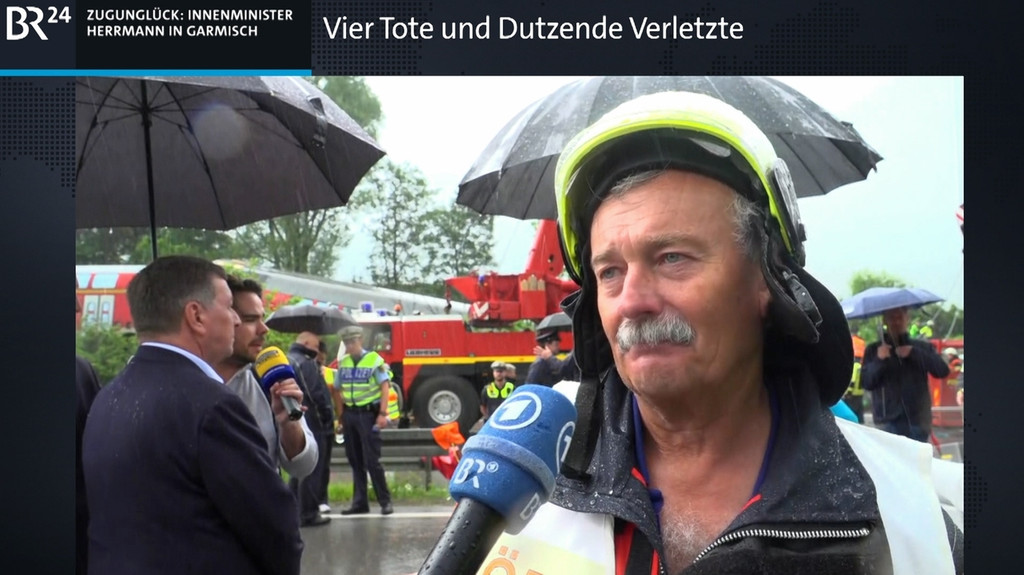 Feuerwehr-Einsatzleiter äußert sich nach Zugunglück bei Garmisch-Partenkirchen | Bild: Bayerischer Rundfunk 2022 Feuerwehr-Einsatzleiter äußert sich nach Zugunglück bei Garmisch-Partenkirchen