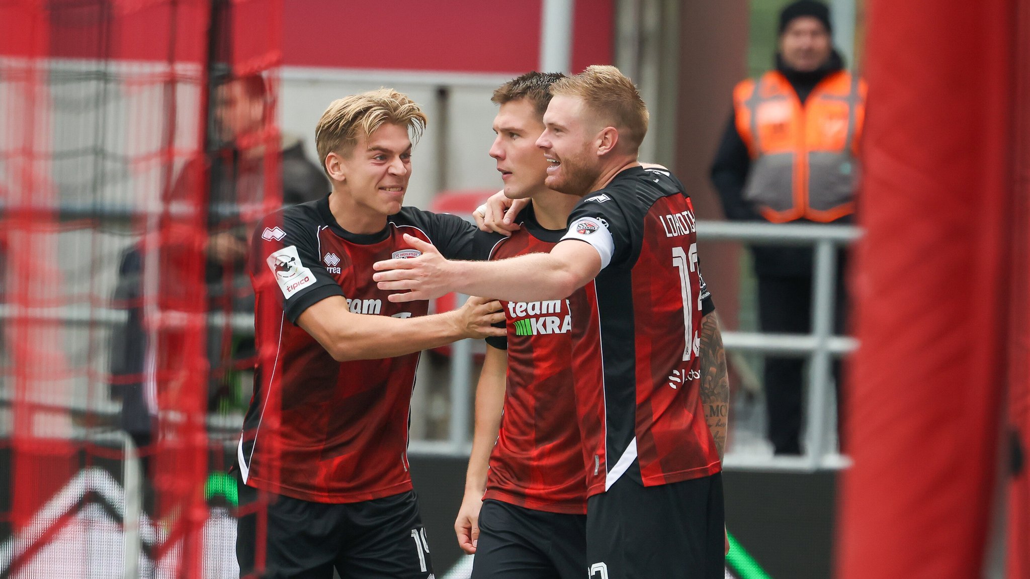 Jubelnde Ingolstädter Spieler