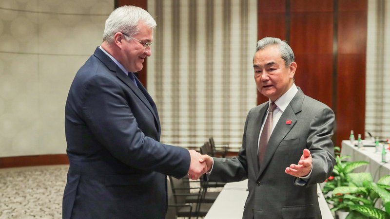 Auf der Münchner Sicherheitskonferenz am 13. Februar 2026 | Bild: Zhang Fan/Xinhua/Picture Alliance Auf der Münchner Sicherheitskonferenz am 13. Februar 2026