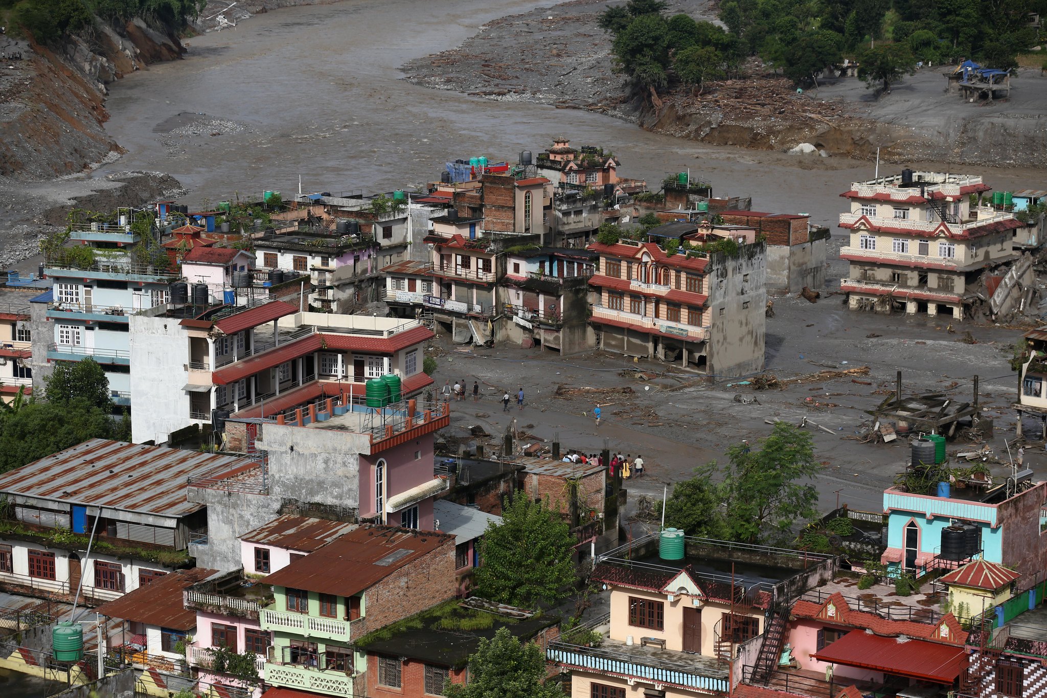 geflutetes Tal in Nepal | Bild: picture alliance / NurPhoto | Subaas Shrestha geflutetes Tal in Nepal