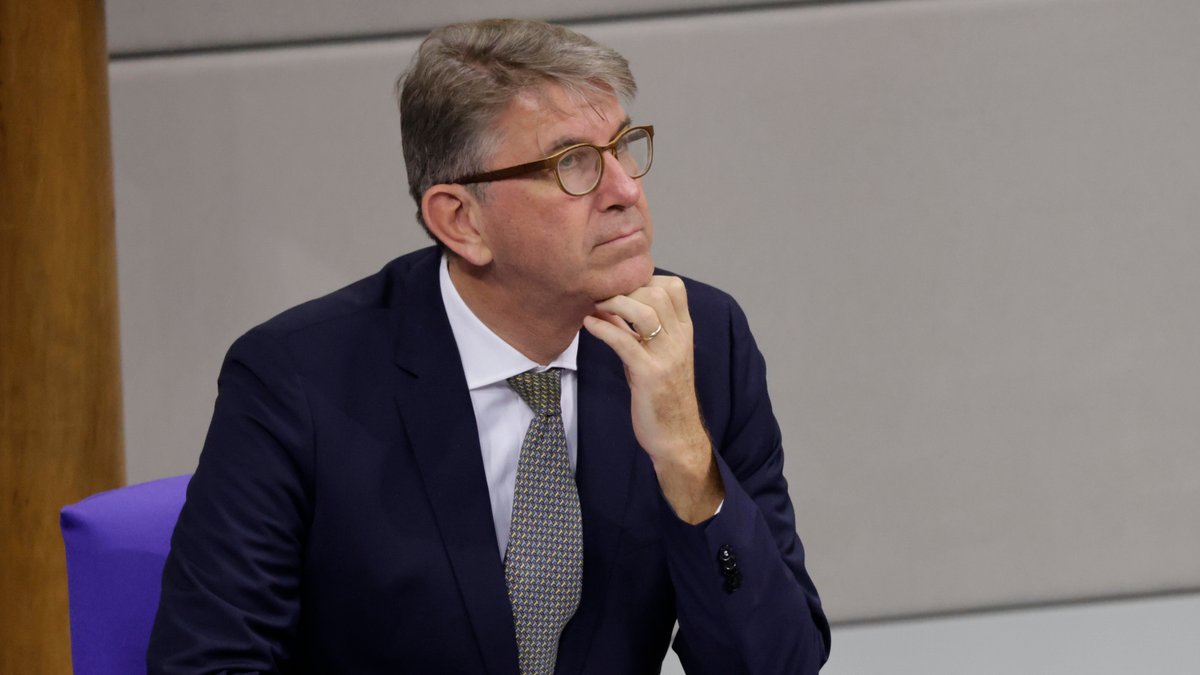 Künstliche Intelligenz: Weimer kritisiert "globalen Raubzug"