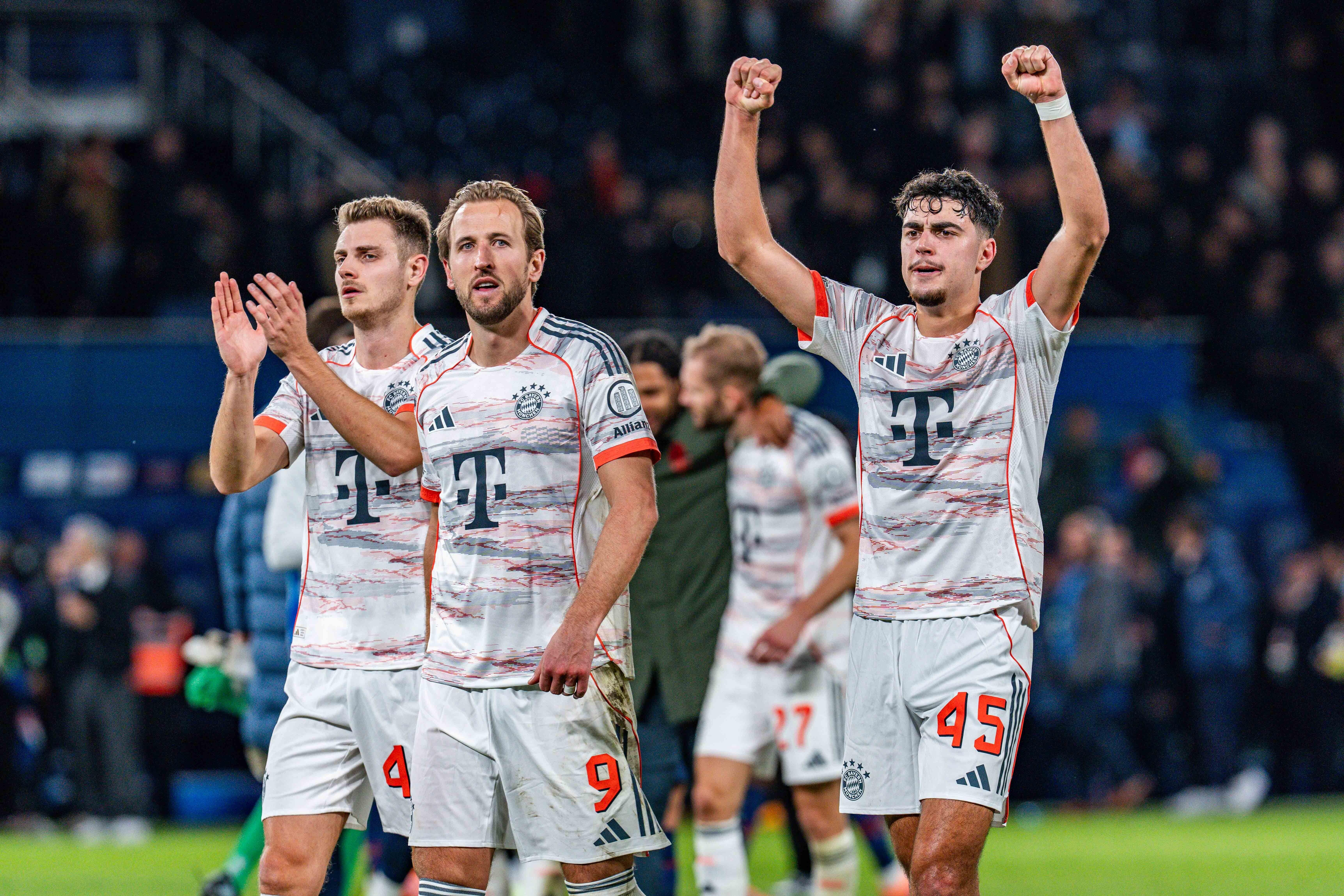 Jubelnde Bayern-Spieler