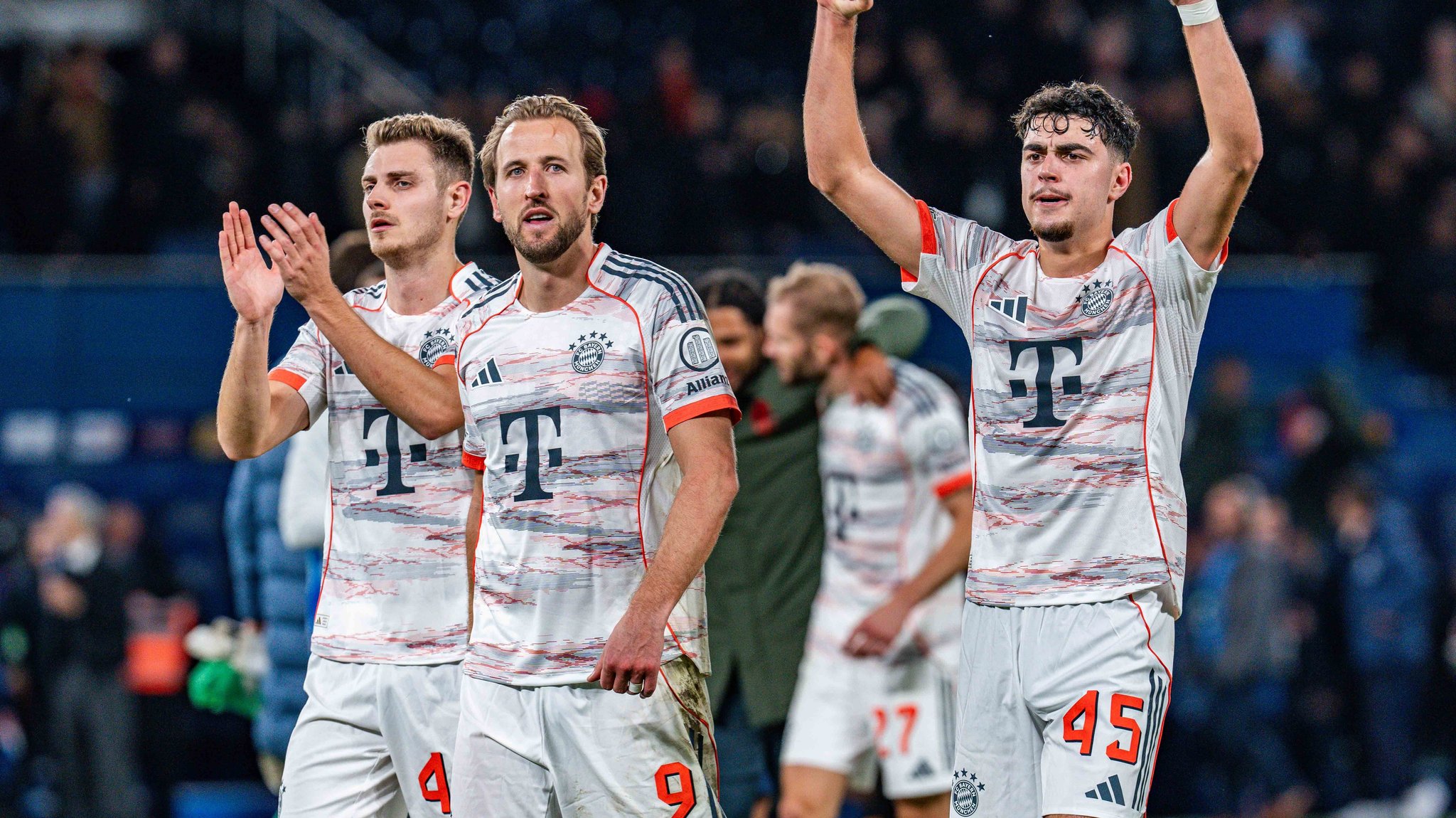 "Giftig, bewegt, spritzig": FC Bayern begeistert die Sportwelt