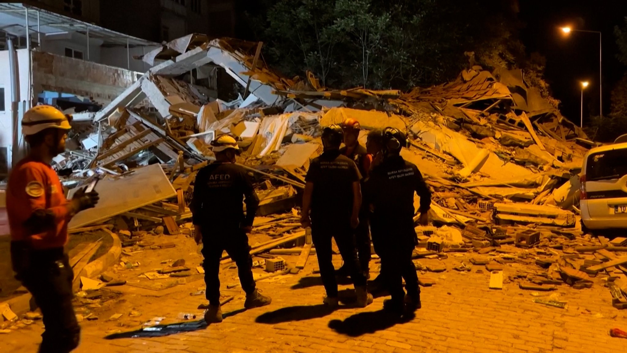 Eine Tote und Dutzende Verletzte bei Erdbeben in der Türkei