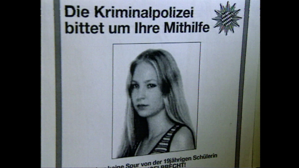 Polizeiplakat mit Foto der so lange vermissten Sonja Engelbrecht.