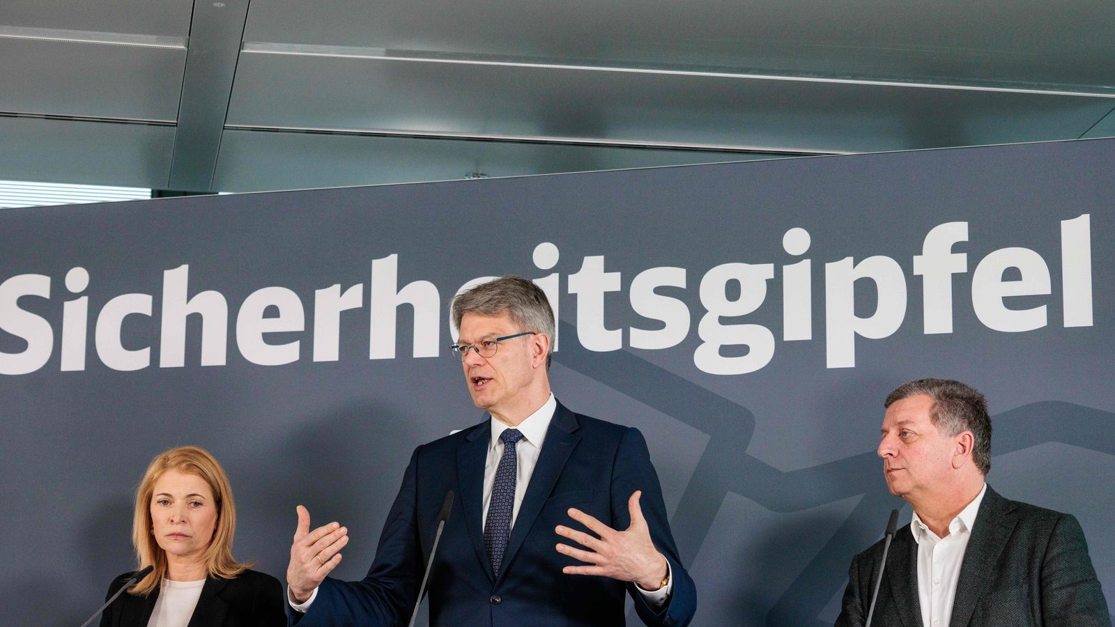 Nach Angriff: DB kündigt Maßnahmen an - Gewerkschaft enttäuscht