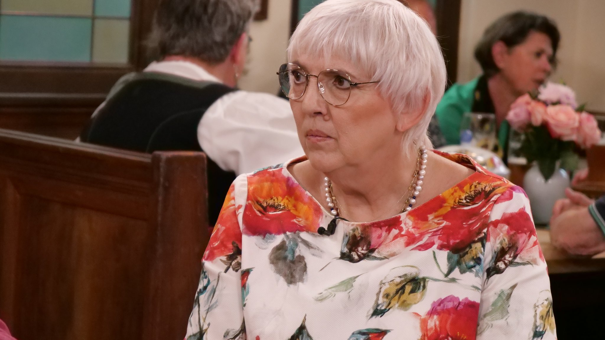 Die frühere Grünen-Chefin Claudia Roth beim Sonntags-Stammtisch | Bild: Andreas Schroll Die frühere Grünen-Chefin Claudia Roth beim Sonntags-Stammtisch