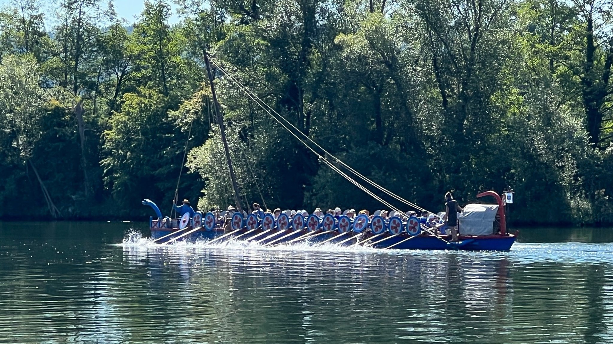 Nachgebautes Römerschiff auf der Donau