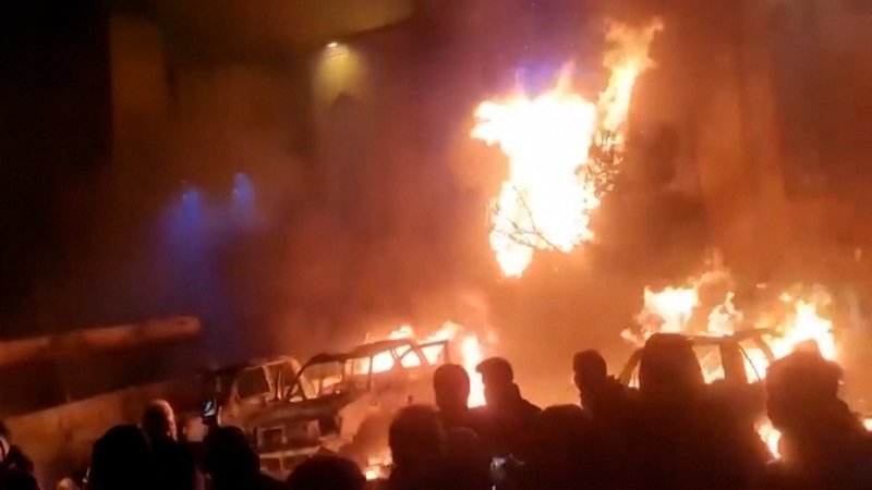 Seit 14 Tagen rollt eine Protestwelle durch den Iran | Bild: Bayerischer Rundfunk 2026 Seit 14 Tagen rollt eine Protestwelle durch den Iran