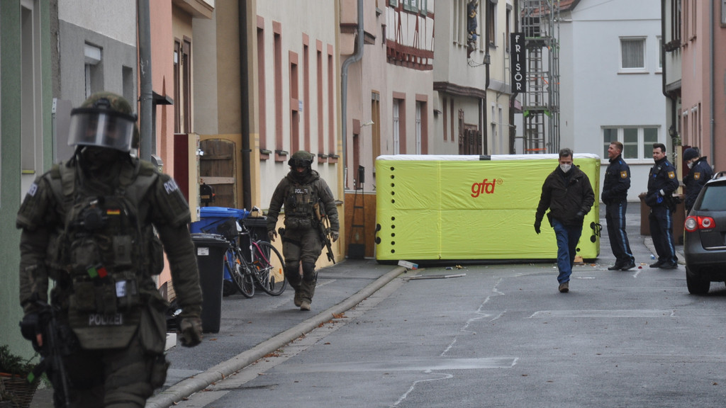 Großeinsatz der Polizei in Karlstadt wegen einer Bedrohungslage
