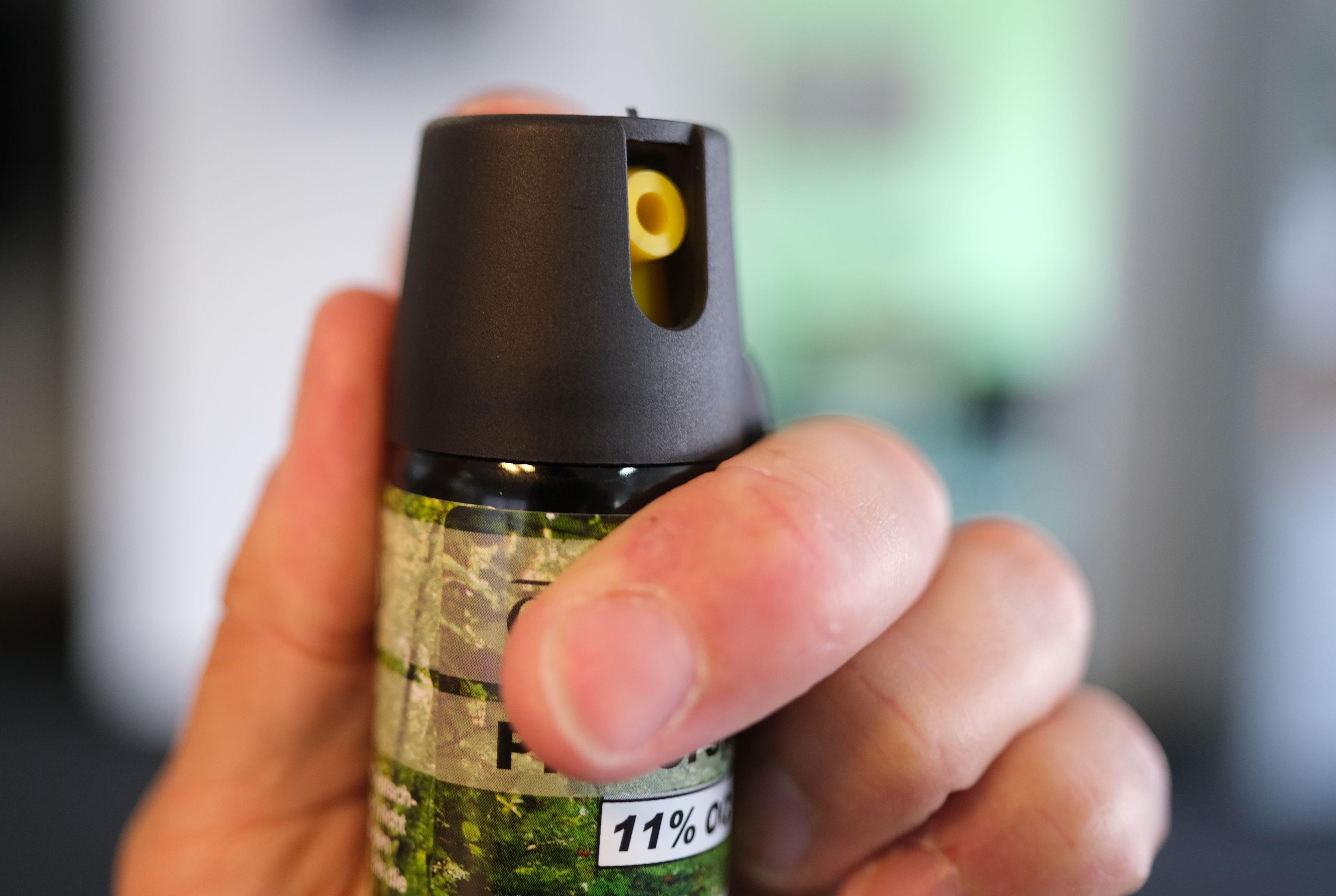 Children steal pepper spray and spray themselves