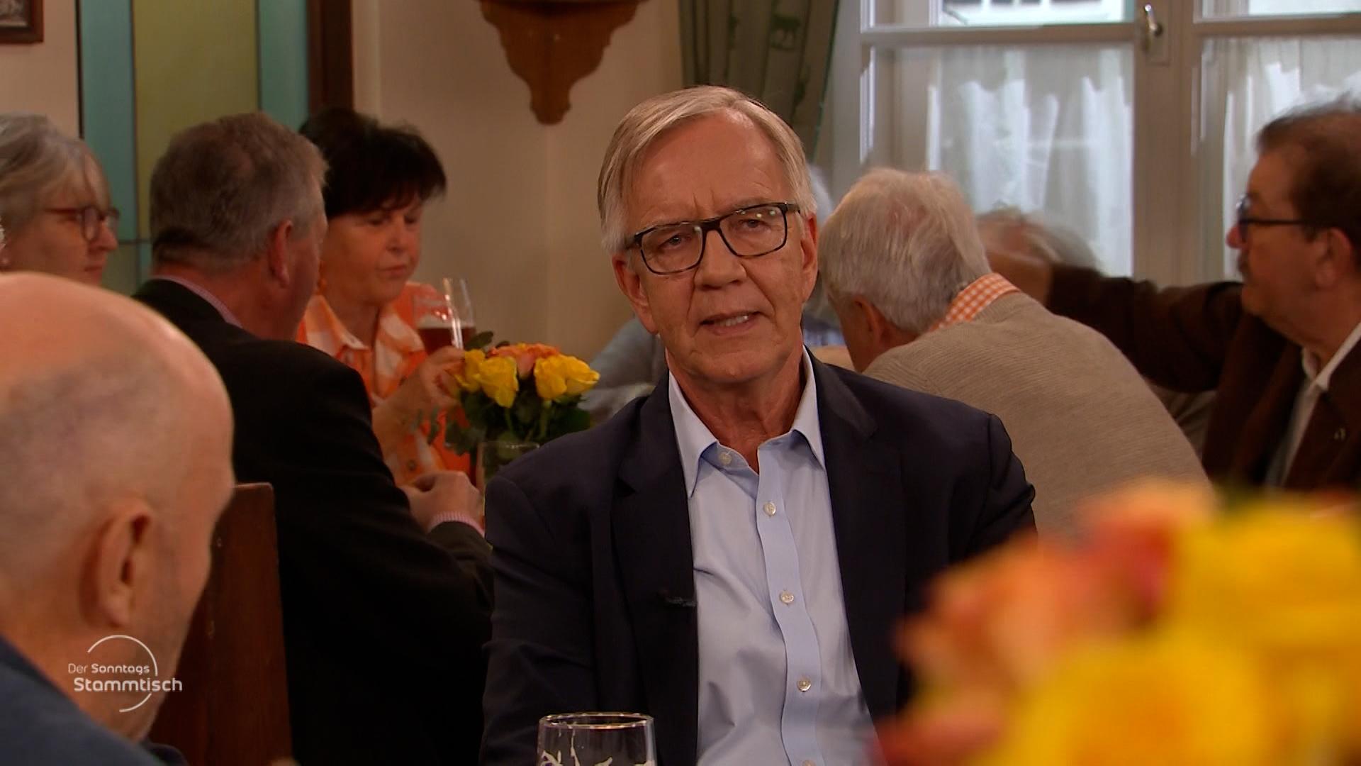 Der ehemalige Co-Vorsitzende Dietmar Bartsch ist nicht glücklich mit dem Linken Parteibeschluss zur Definition von Antisemitismus.