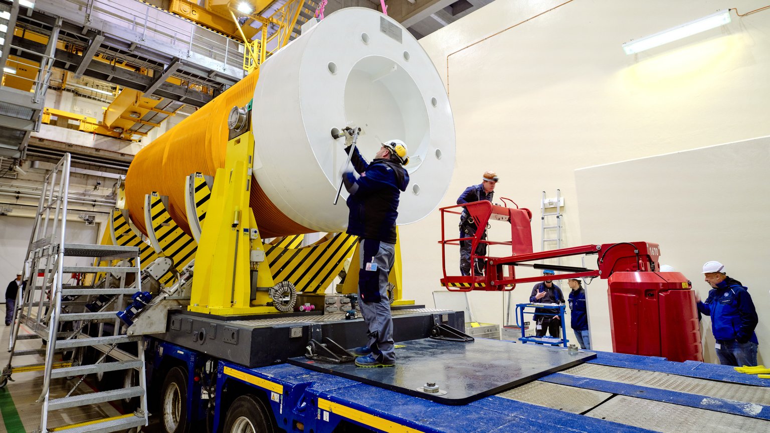 Castor Mit Castor-Transport mit Atommüll erreicht bald Niederaichbach | BR24