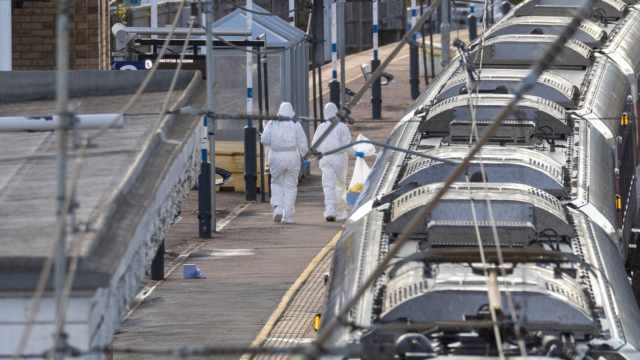 Nach Angriff in Zug in England: Kein "terroristisches" Motiv