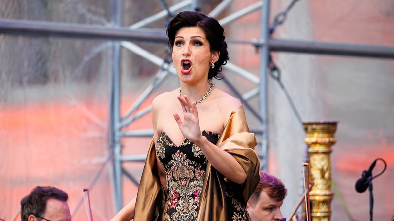 Opernsängerin Adela Zaharia | Bild: picture alliance/dpa | Michael Matthey Opernsängerin Adela Zaharia