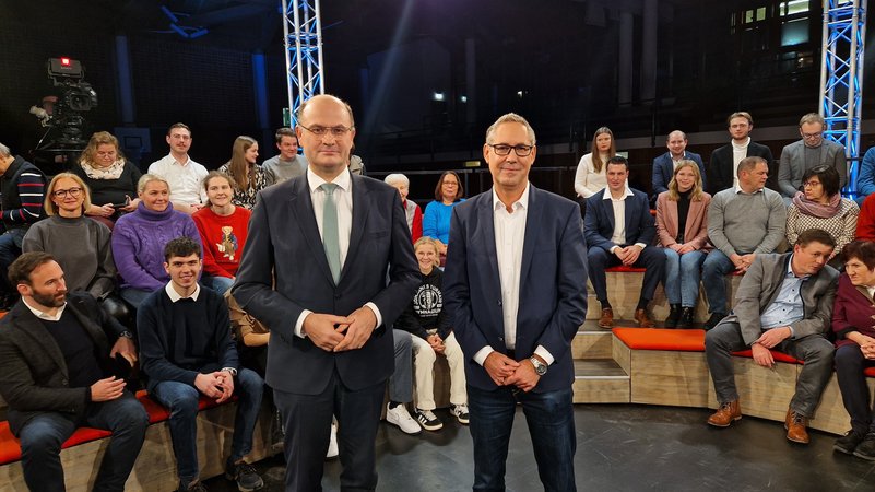 "jetzt red i" macht Station im niederbayerischen Geiselhöring | Bild: BR/Julius Kolb "jetzt red i" macht Station im niederbayerischen Geiselhöring