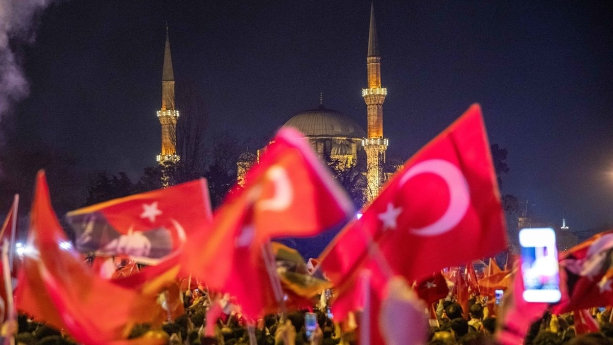 Kommunalwahlen in der Türkei: Niederlage für Erdoğans Partei