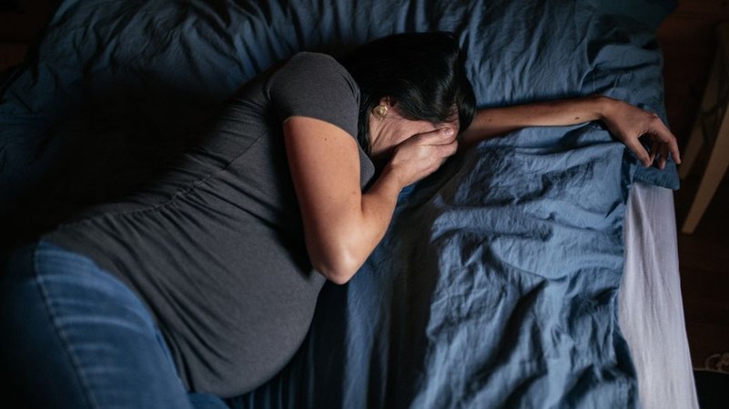 Risikoschwangere in Krankenhäusern der niedrigsten Versorgungsstufe - das kann für Mutter und Kind gefährlich sein. | Bild: Julia Müller/BR Risikoschwangere in Krankenhäusern der niedrigsten Versorgungsstufe - das kann für Mutter und Kind gefährlich sein.