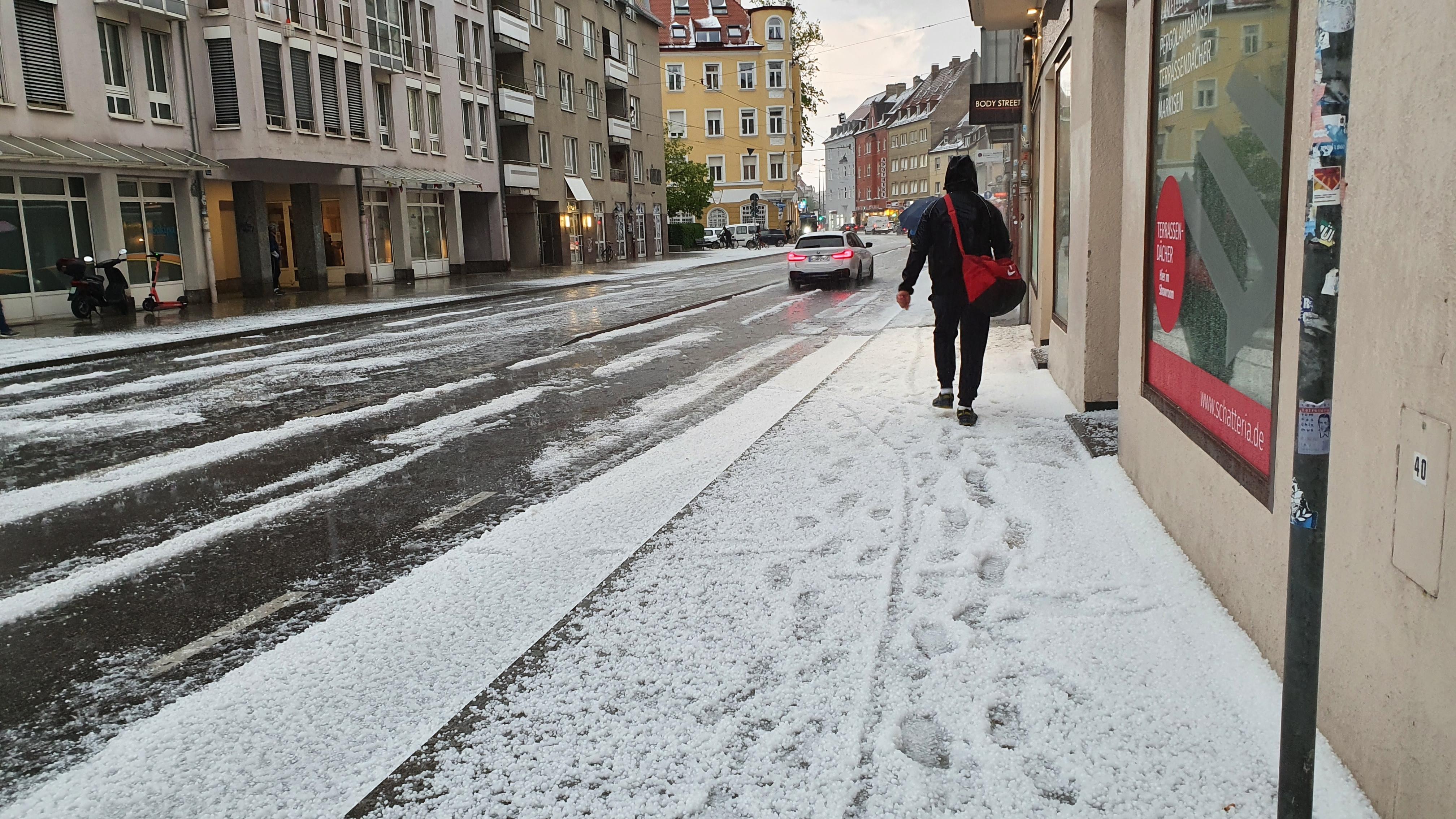 Hagel für weiße Straßen in München BR24