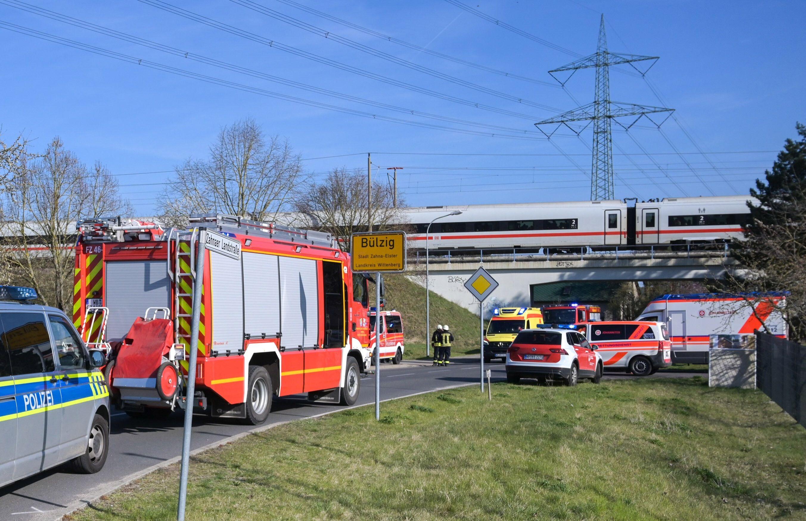 Torn overhead line: Repairs continue after ICE accident